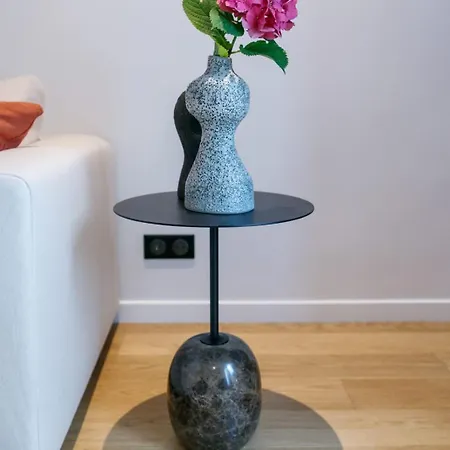 Chic In Pariss 8th Arrondissement With Balcony * Parijs