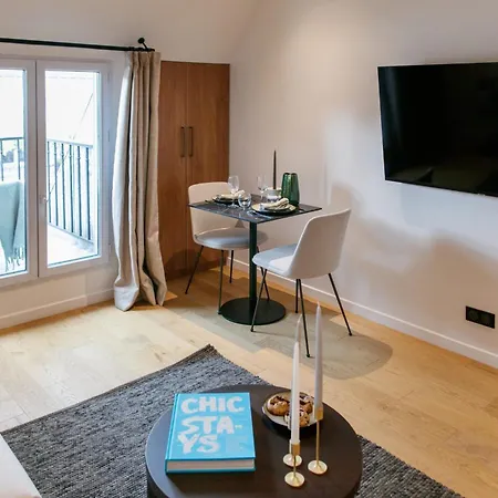 Apartament Chic In Pariss 8th Arrondissement With Balcony