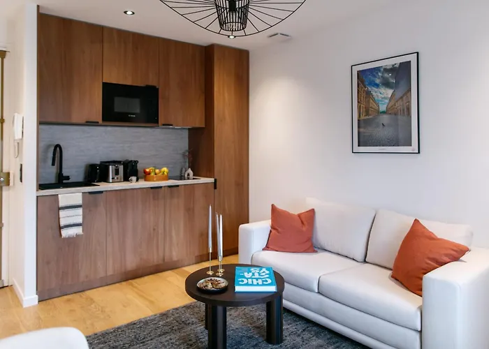 Apartament Chic In Pariss 8th Arrondissement With Balcony